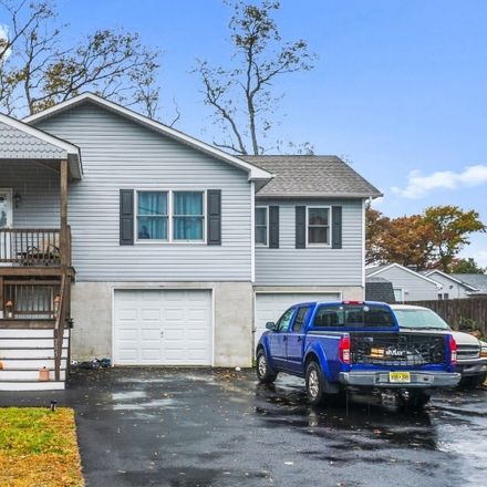Rent this 3 bed house on Ash St in Keyport, NJ