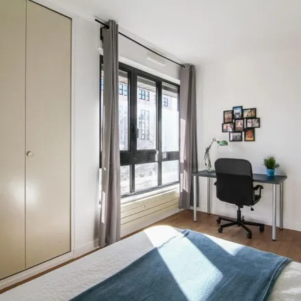 Rent this 5 bed apartment on 7 Avenue de l'Alsace-Lorraine in 92500 Rueil-Malmaison, France