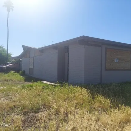 Buy this 3 bed house on 3402 E 27th St in Tucson, Arizona