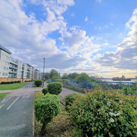 Rent this 1 bed apartment on Tideslea Path in London, SE28 0NL