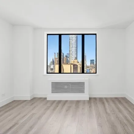 Image 4 - The Beaumont, 30 West 61st Street, New York, NY 10023, USA - Condo for sale