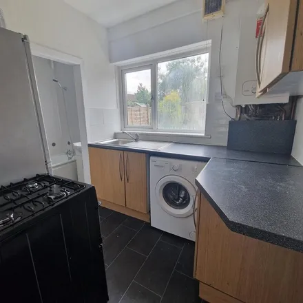 Image 2 - Shere Road, London, IG2 6TG, United Kingdom - Apartment for rent