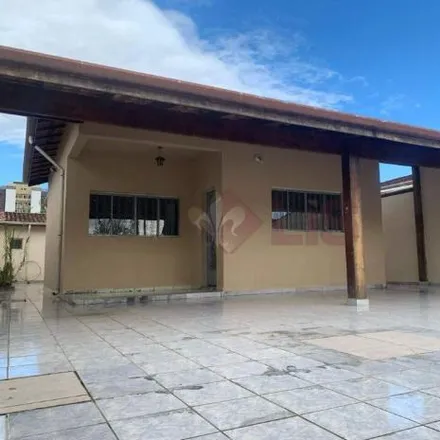 Rent this 4 bed house on Avenida Durvalina Bueno in Jardim Aruan, Caraguatatuba - SP