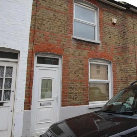 Rent this 2 bed townhouse on Alexandra Road in Gravesend, DA12 2QQ