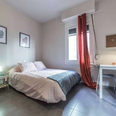 Rent this 4 bed apartment on Universitat de València in Carrer de Salvà, 46002 Valencia