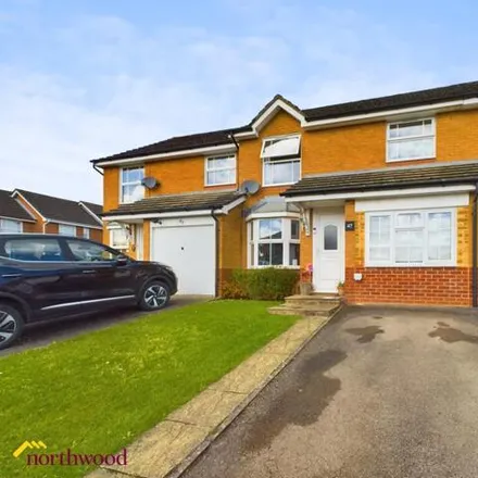 Buy this 3 bed townhouse on Princethorpe Drive in Banbury, OX16 4FN