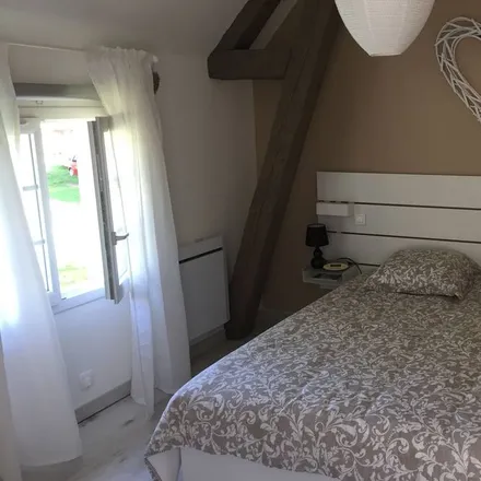 Rent this 2 bed house on Frenelles-en-Vexin in Eure, France