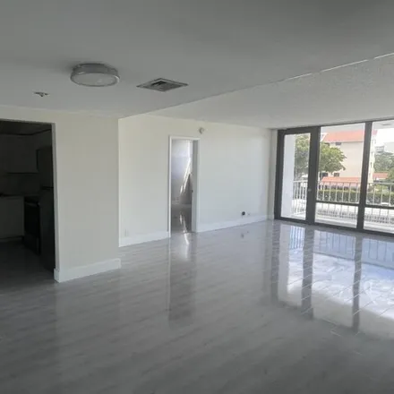 Image 2 - Optimus Barbell Club, Golfview Road, North Palm Beach, FL 33408, USA - Condo for sale