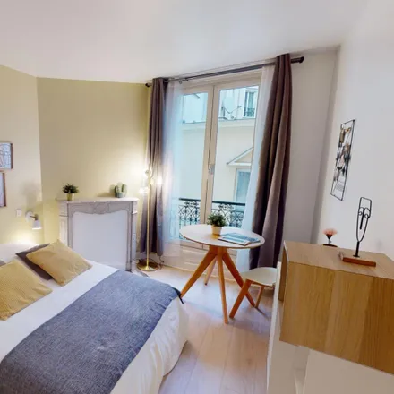 Rent this 4 bed room on 20 bis Rue La Boétie in 75008 Paris, France