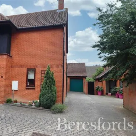 Buy this 4 bed house on Longacre in Chelmsford, CM1 3BJ