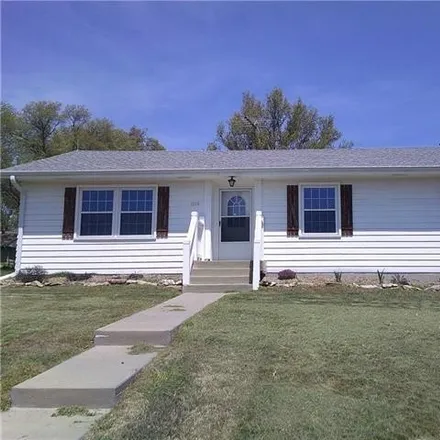 Buy this 3 bed house on 1010 Cherokee Lane in Paola, KS 66071