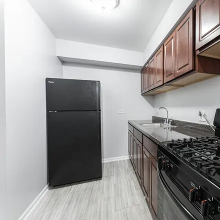 Rent this 1 bed apartment on 1040 W Hollywood Ave