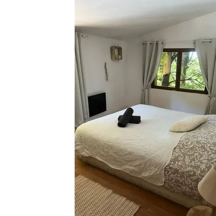 Rent this 5 bed house on 77450 Condé-Sainte-Libiaire