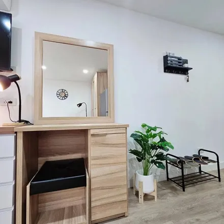 Rent this 1 bed apartment on Chiang Mai City Hall in Ban Pa Ruak Mu 6, Chotana Road