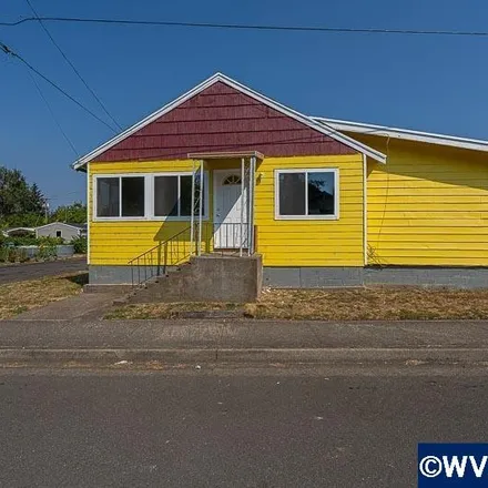 Buy this 4 bed duplex on 1537 Salem Avenue Southeast in Albany, OR 97321