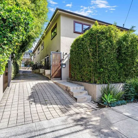 Rent this 2 bed townhouse on 3011 2nd Street in Santa Monica, CA 90405