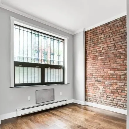 Image 2 - 339 East Houston Street, New York, NY 10002, USA - Apartment for rent