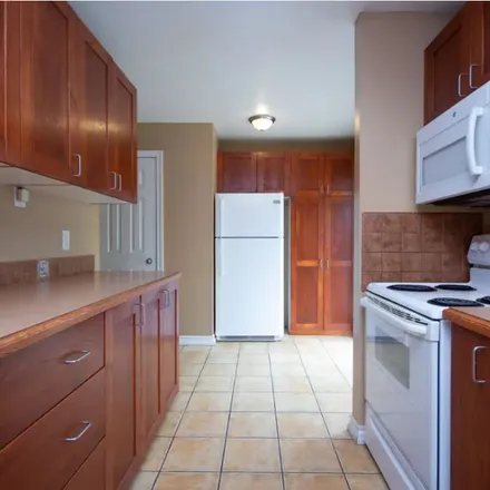 Rent this 4 bed apartment on 1077 Meadowlands Drive in Ottawa, ON K2E 6N6