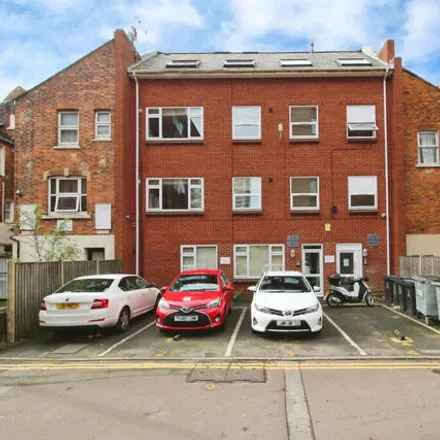 Rent this 1 bed room on Swindon Driving Theory Test Centre in 30-33 Milton Road, Swindon