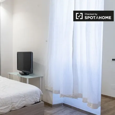 Rent this 3 bed room on 28DiVino Jazz in Via Mirandola 21, 00182 Rome RM