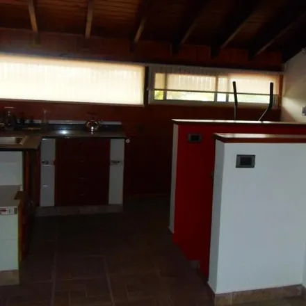 Buy this 3 bed house on Pizzeria y casa de comida in Avenida Eva Perón 1354, Partido de Berazategui