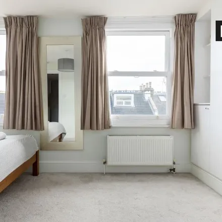 Image 19 - 547 Old York Road, London, SW18 1TQ, United Kingdom - Apartment for rent
