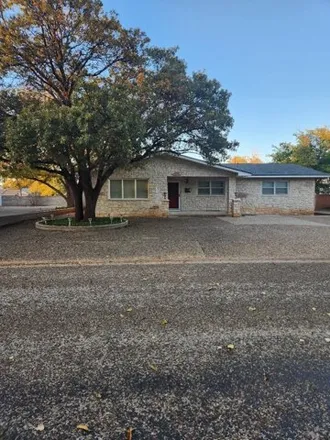 Buy this 3 bed house on 964 North 10th Street in Lamesa, TX 79331