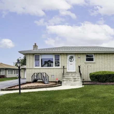 Buy this 3 bed house on 7111 82nd Street in Burbank, IL 60459