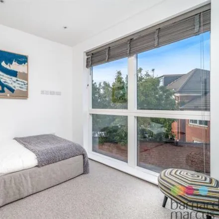Image 5 - 203 Osier Crescent, London, N10 1QF, United Kingdom - Townhouse for sale