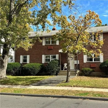 Image 1 - 35 Deerfield Avenue, East Hartford, CT 06108, USA - House for sale