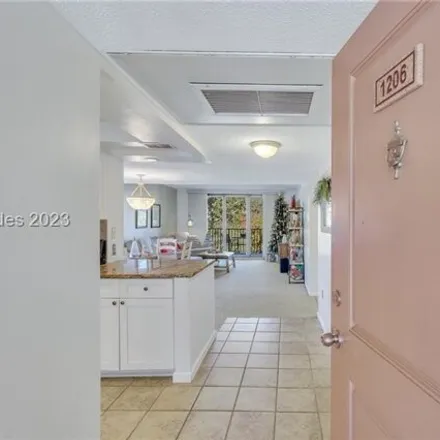 Image 1 - 91 Sparkleberry Lane, Hilton Head Island, SC 29928, USA - Condo for sale