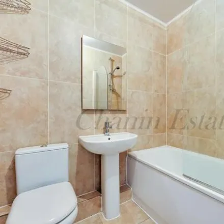 Image 7 - 38 Ferry Street, London, E14 3DT, United Kingdom - Townhouse for rent