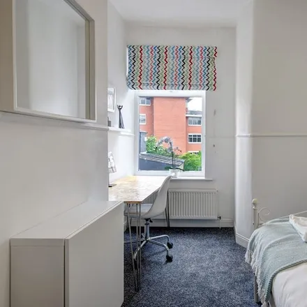Image 5 - Trafford, M33 7BG, United Kingdom - House for rent