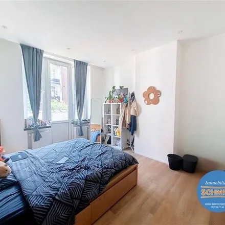 Rent this 2 bed apartment on Cycles CYD in Avenue Eudore Pirmez - Eudore Pirmezlaan 14, 1040 Etterbeek