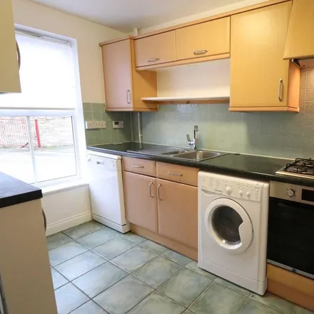 Rent this 3 bed townhouse on Pipley Furlong in Oxford, OX4 4JW