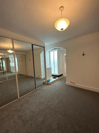Image 2 - Stoke Road, Wexham Court, SL2 5AX, United Kingdom - Apartment for rent
