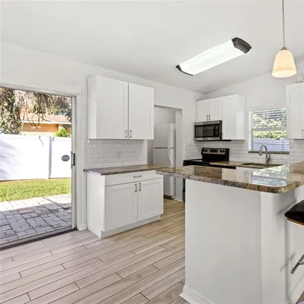 Image 4 - 2116 West Elm Street, Tampa, FL 33604, USA - House for sale