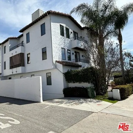Rent this 3 bed condo on Alley 87773 in Los Angeles, CA 91522
