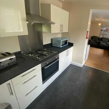 Rent this 6 bed duplex on Barnsfold Avenue in Manchester, M14 6FJ