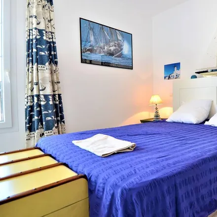 Rent this 2 bed house on Aigues-Mortes in Route de Nîmes, 30220 Aigues-Mortes