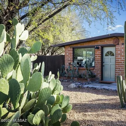 Buy this 2 bed house on 5822 East Linden Street in Tucson, AZ 85712