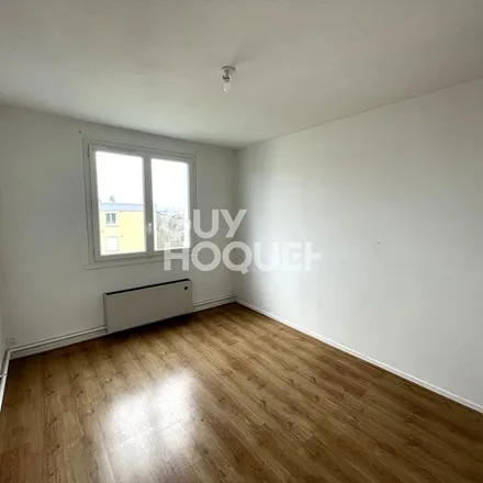 Rent this 3 bed apartment on 101 Rue Jean Jaurès in 44400 Rezé, France