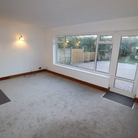 Image 4 - Brentwood Road, Ingrave, CM13 2AP, United Kingdom - Apartment for rent