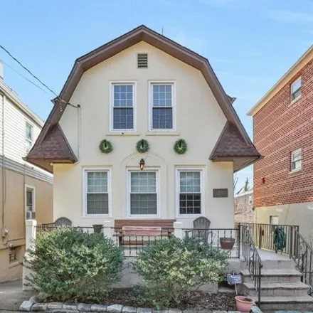 Buy this 3 bed house on 3628 Greystone Avenue in New York, NY 10463