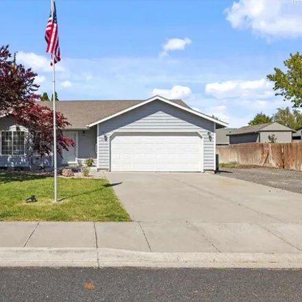 Buy this 3 bed house on 242 West 50th Avenue in Benton County, WA 99337