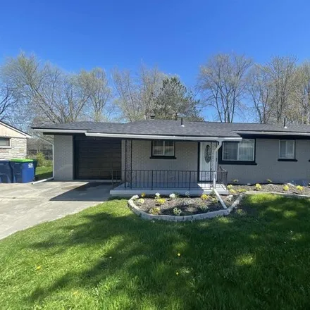 Buy this 3 bed house on 3303 Yauck Road in Buena Vista Charter Township, MI 48601