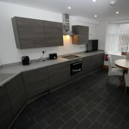 Image 2 - Ware & Ware Bros., Fulwood Road, Liverpool, L17 9PX, United Kingdom - Apartment for rent