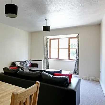 Image 7 - Edgeworth Crescent, The Hyde, London, NW4 4HA, United Kingdom - Apartment for sale