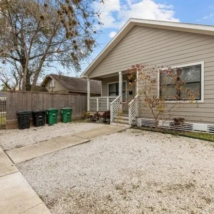 Image 2 - 1583 Lawson Street, Houston, TX 77023, USA - House for rent