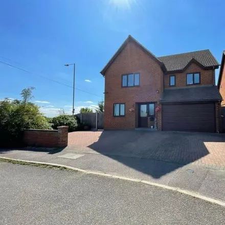 Buy this 6 bed house on Marie Close in Thurrock, SS17 9EX